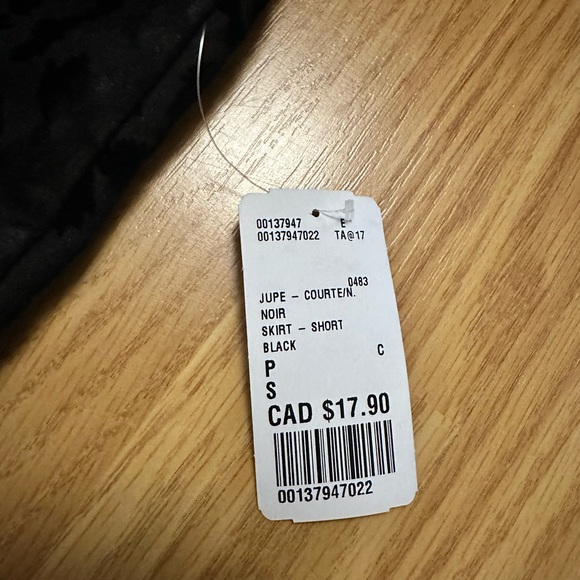 Black mini skirt - Picture 2 of 2